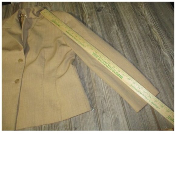 Pendleton Sz 12 Petite 12P Suit Blazer 100% Virgin Wool 2 Button Beige Tan - Picture 12 of 14